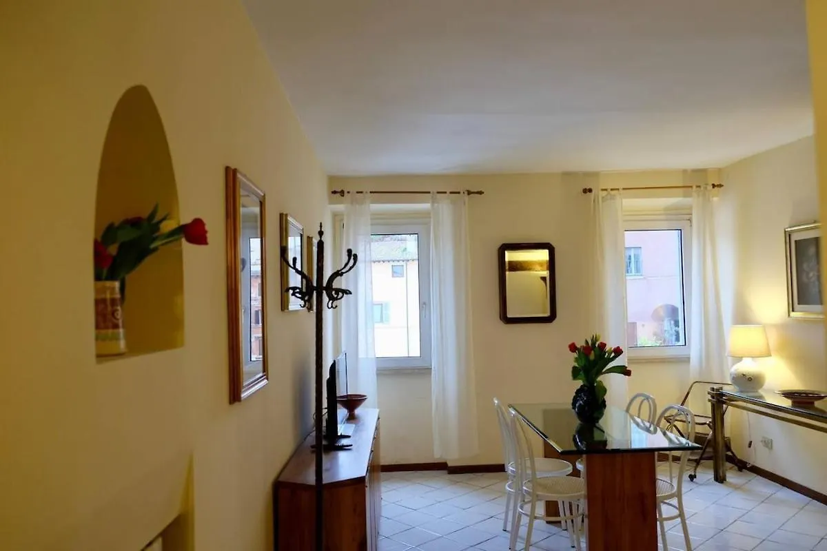 Campo De' Fiori View Apartment Rome